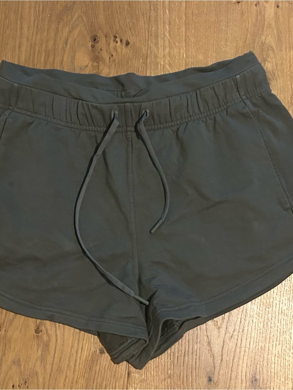 lululemon athletica Women's Dark Olive Drawstring Athletic Shorts - Picture 1 of 3